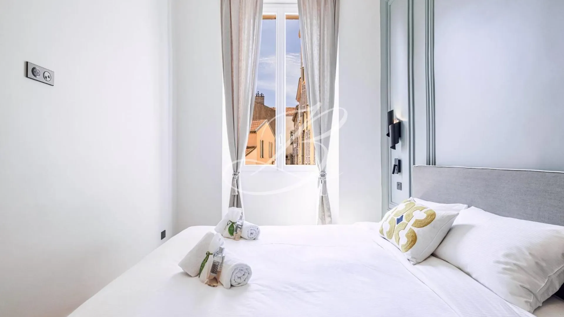 Apartment Le Mane - Haussmannien Centre Cannes Accommodation