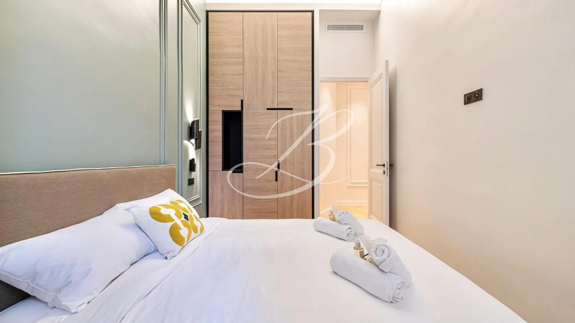 Le Mane - Haussmannien Centre Cannes Accommodation 0*,  France